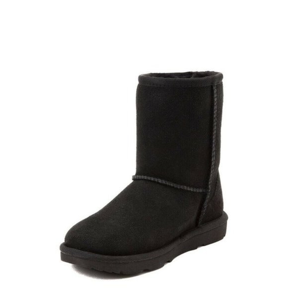 NEW UGG Women Classic II Black Water Resistant Genuine Sheepskin Pull On Boot
